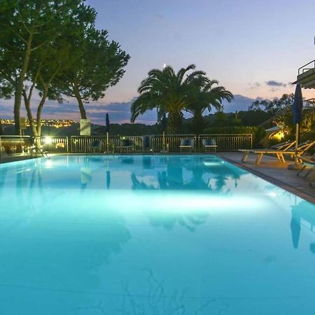 Appartamenti Residence Il Porto 13 E 16 Porto Azzurro Eksteriør bilde