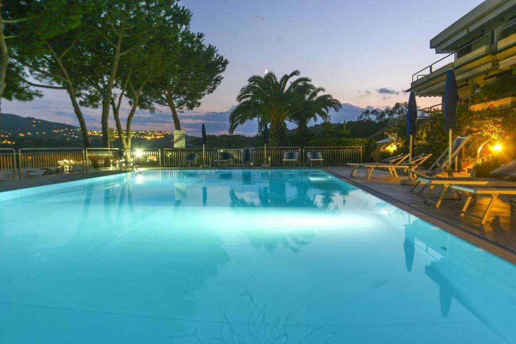 Appartamenti Residence Il Porto 13 E 16 Porto Azzurro Eksteriør bilde